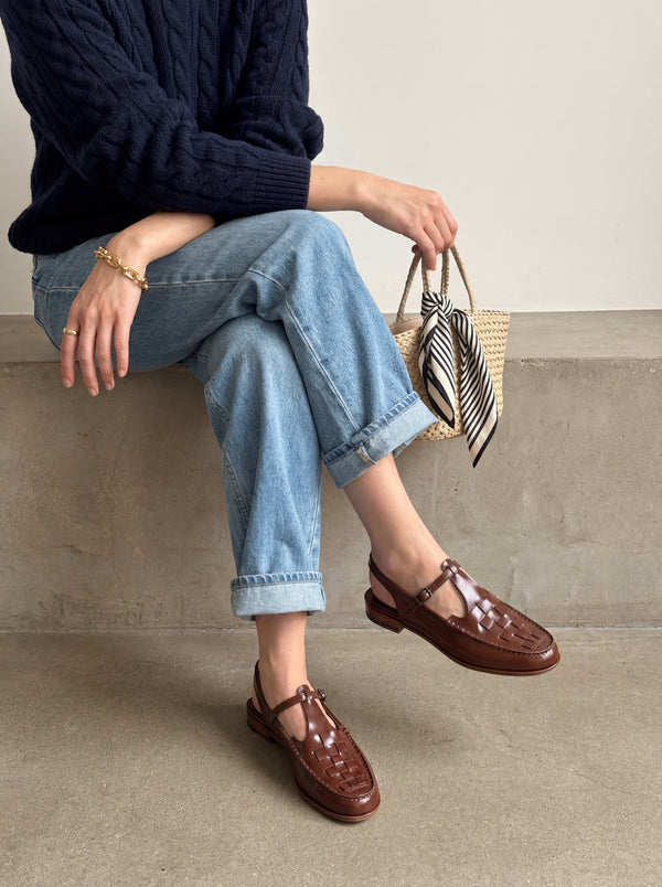 "Marie porte notre best-seller du printemps-été, Sandales Palermo"